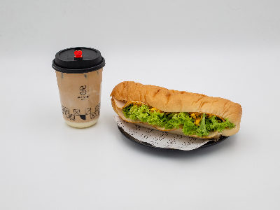 Hot spanish latte + 1 turkey sandwich