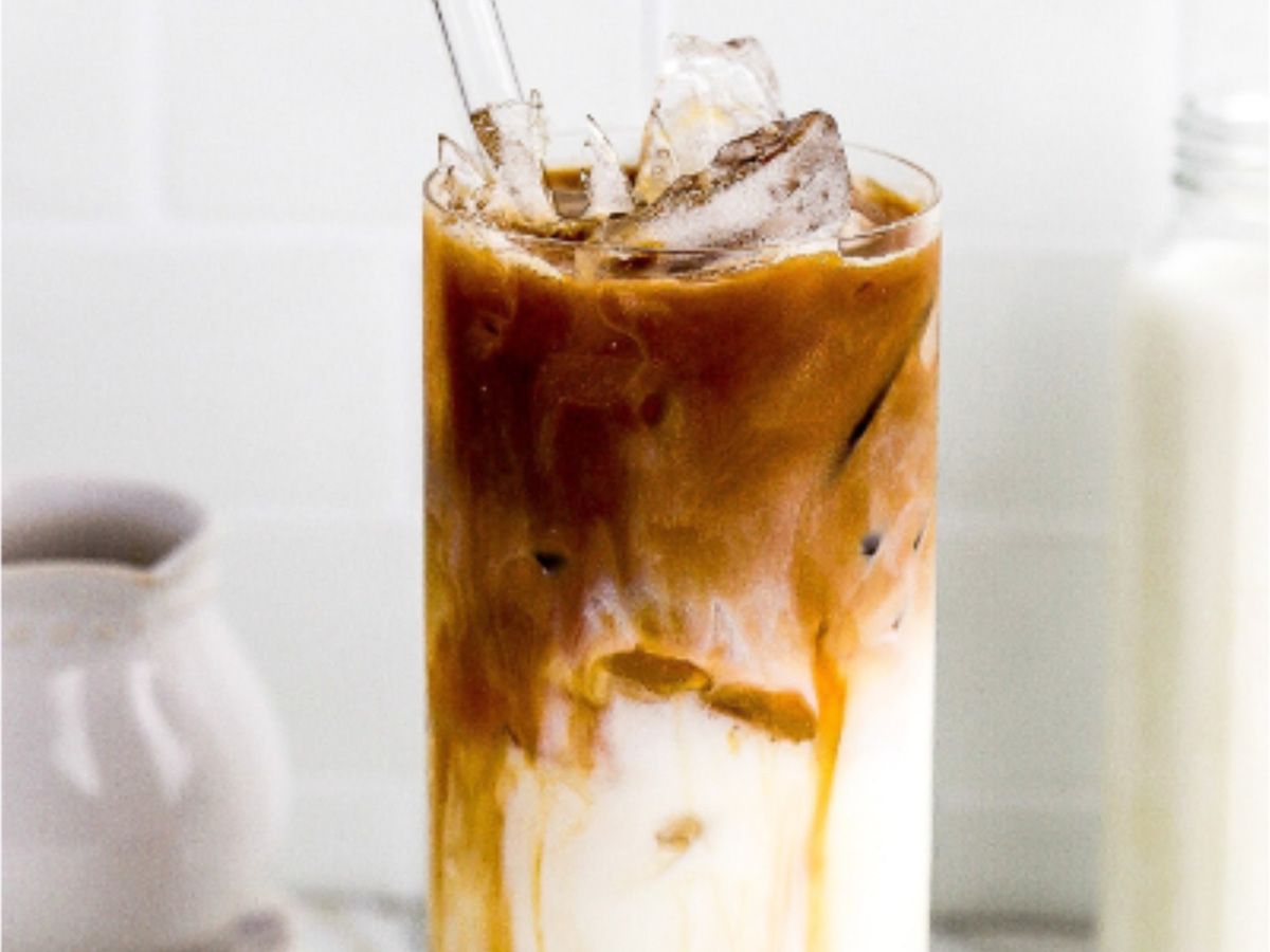 Iced caramel macchiato