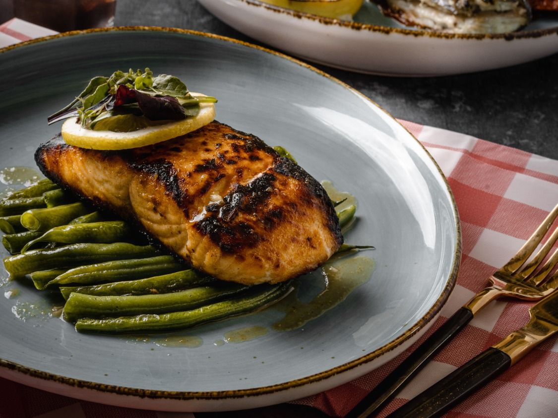 Maple Glazed Salmon With Green Beans