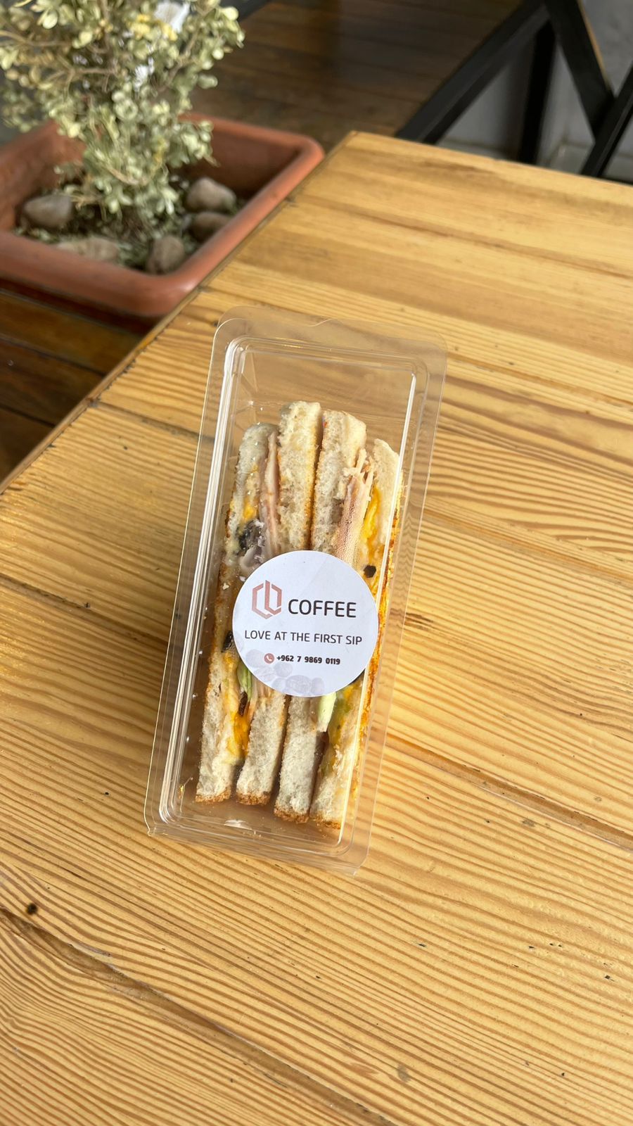 halloumi sandwich