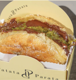 pistachio Kunafa paratha bun